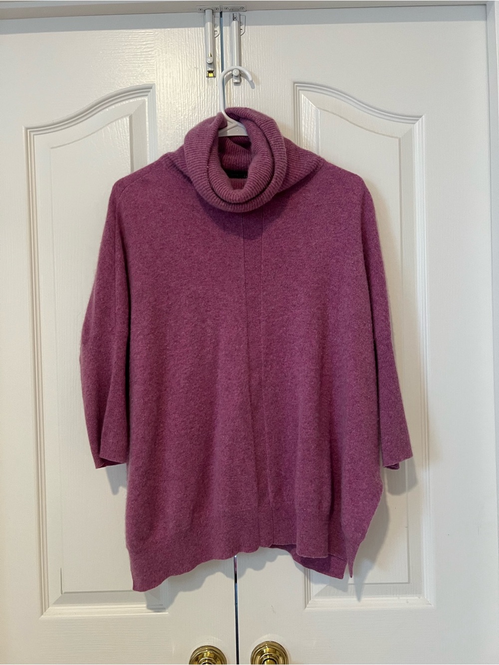 Super soft people sweater! Size small, oversized